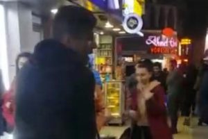 En yoğun caddede böyle gezdi...