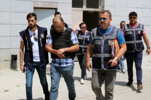 Araç parkı cinayetinde polis memuruna hapis