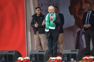 Kılıçdaroğlu: Niye satıyorsun kardeşim, bedava uçak verdikleri için mi