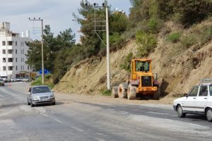 Kuşadası'nda toprak kaymasının izleri silindi
