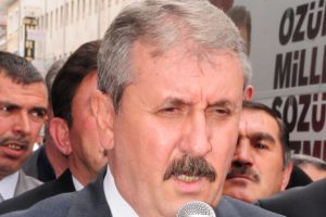 Destici: Bölücü siyasi partilerle iş birliğine girmeyin