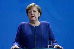 Merkel: İngiltere'nin AB'den düzenli ayrılması yönündeki hedefimiz devam ediyor
