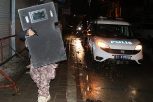 Sokak çetesine şafak operasyonu