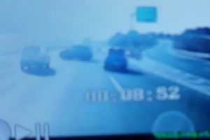 Dikkatsiz sürücünün sebep olduğu zincirleme kaza kamerada