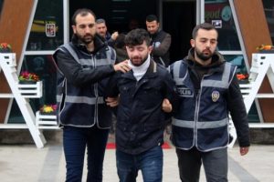 Adliyeye sevk edilirken ilanı aşk etti