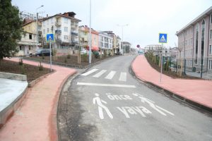 Farkındalığın oluşması için özel yaya yolları tasarlanıyor