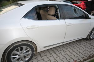 Kanlar içinde kapı kapı dolaşıp yardım istedi