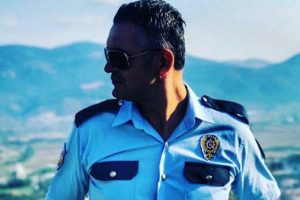 Polis memuru aracında intihar etti