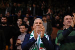 Bursa Büyükşehir Belediye Başkan Adayı Bozbey Bursaspor Durmazlar'ın galibiyet sevincine ortak oldu