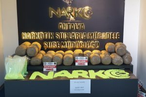 30 kilo esrar ile 30 bin uyuşturucu hap ele geçirildi