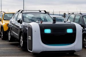 Fransa'daki Lyon Havaalanı robot valeye emanet!