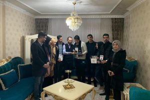 Gençlerden siyasette örnek davranış
