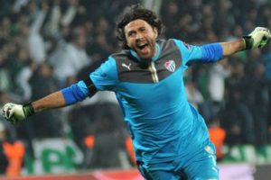 Eski Bursasporlu futbolcu ölümden döndü!