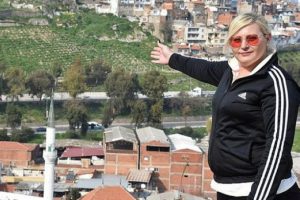Bu mahalle bir aydır kurşunlanıyor!