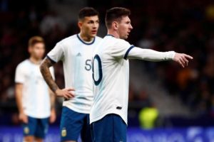 Messi'li Arjantin Venezuela'ya boyun eğdi!