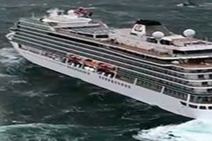 Norveç'te 1300 yolculu gemide panik