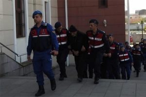 Ekipler incelemek için yaklaşınca yakayı ele verdiler!