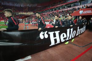 Milli futbolculardan anlamlı hareket