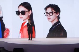 Huawei, sade görünüşüyle dikkat çeken akıllı gözlüğünü tanıttı