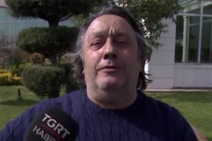 İsmail Türüt'ten türkülü eleştiri