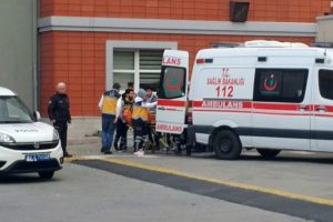 2 lise öğrenci okul çıkışı bıçaklandı