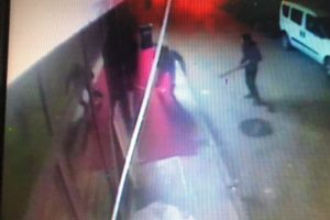 Bursa'da kız meselesi yüzünden tartıştıkları şahsın dükkanını bastılar