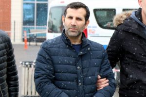 Firari FETÖ'cü sahte pasaportla kaçarken yakalandı