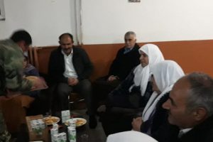 Çığda mahsur kalan 19 kişi askerin misafiri