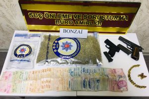 Uyuşturucu ve tabancaya 2 tutuklama