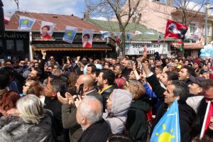 Akşener: Bu bir seçim muhtar, belediye başkanı seçeceksiniz