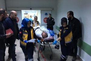 Kamyon şoförü başından vuruldu