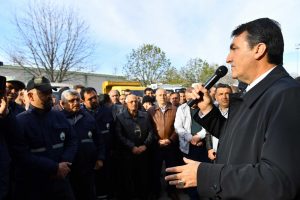 Bursa Osmangazi Belediye Başkanı Dündar belediye personeliyle buluştu