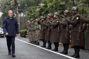 Milli Savunma Bakanı Akar ve TSK'nın komuta kademesi sınırının sıfır noktasında