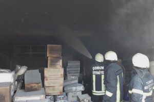 Çorum'da depo yangını korkuttu