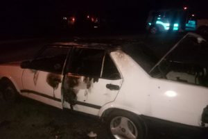Bursa'da park halindeki otomobil alev alev yandı