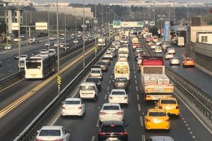 E-5'te yoğun trafik!