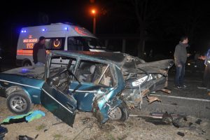 Bu otomobilin içinde yaralı kurtuldular