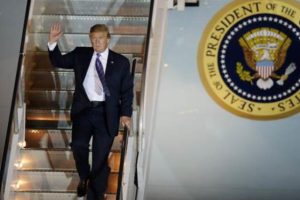 Trump'tan Meksika sınırı ziyareti