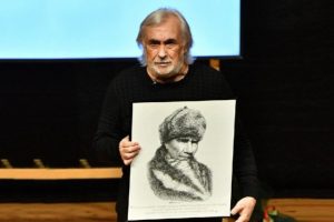 Müjdat Gezen'e anlamlı ödül
