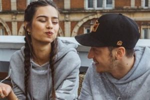 Ünlü çiftten Londra'da romantik yemek