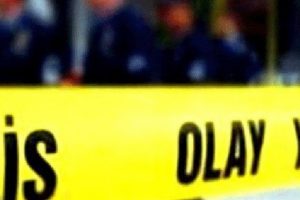 Evde kendisini iple tavana asarak canına kıydı