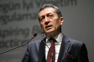 Milli Eğitim Bakanı Selçuk: Eğitim çocukları şimdiye uyandırmaktır