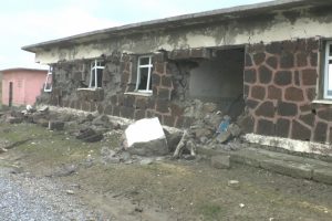Heyelan anı kameraya yansıdı