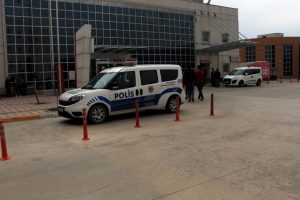 Çayda boğulma tehlikesi geçiren 3 kadını, çevredekiler kurtardı