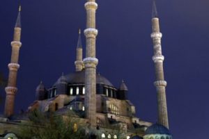 Selimiye'nin ışıkları 'Dünya Saati' için söndü
