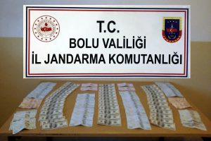 Piyasaya sahte para süren 3 kişiden 1'i tutuklandı
