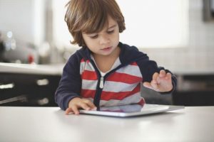 3 yaşındaki çocuk, iPad'i 49 yıllığına kilitledi