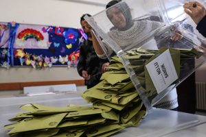 Kartal ve Kadıköy'de sandık görevlilerine soruşturma açıldı