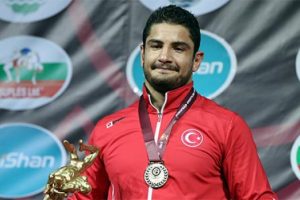 Taha Akgül, Avrupa Güreş Şampiyonası'nda finalde