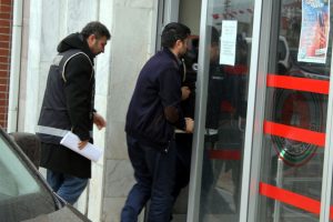 ''FETÖ'nün banka kasalarında saklanan 100 kilo altını'' davası